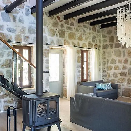 Gebze Sleeps 11 With Pool And Air Con Villa