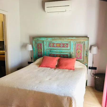 Gebze Sleeps 11 With Pool And Air Con *