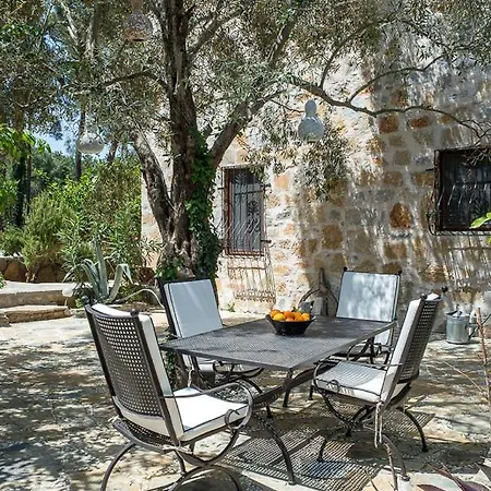Gebze Sleeps 11 With Pool And Air Con Villa *