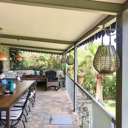 Villa Gebze Sleeps 11 With Pool And Air Con