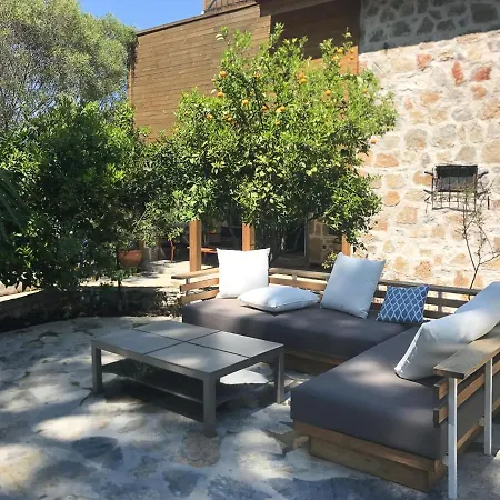 Villa Gebze Sleeps 11 With Pool And Air Con *