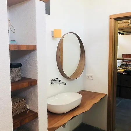 Gebze Sleeps 11 With Pool And Air Con Villa